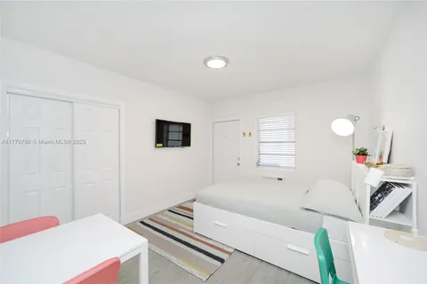 770 NE 123rd St # 9, North Miami FL 33161