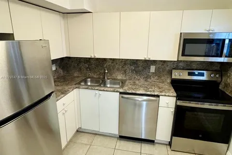 4215 N University Dr # 307, Sunrise FL 33351