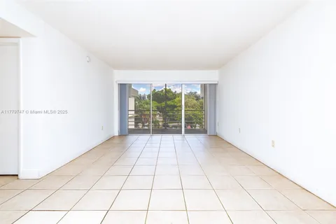 4215 N University Dr # 307, Sunrise FL 33351