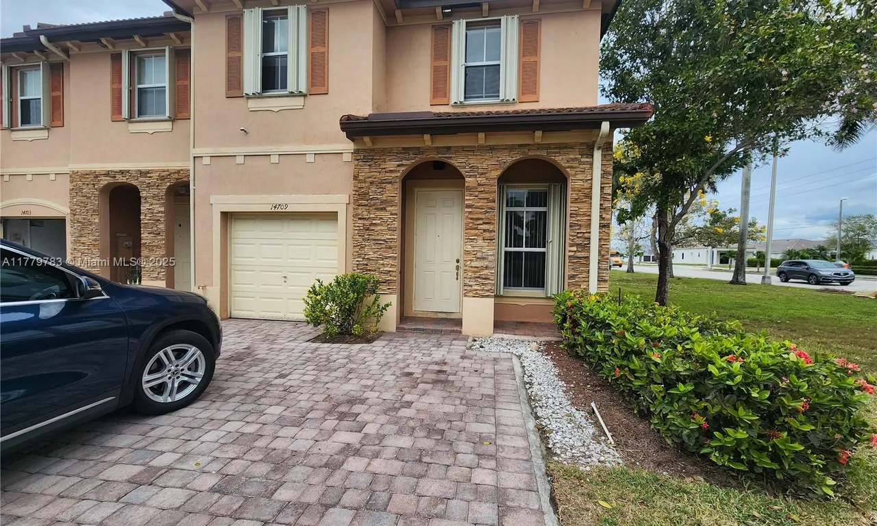 14709 SW 25th St # 14709, Miami FL 33185