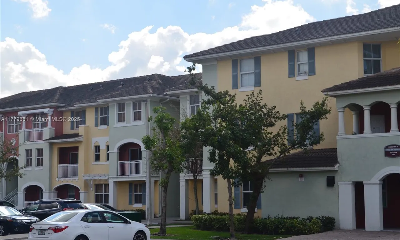 10902 NW 83rd St # 203, Doral FL 33178