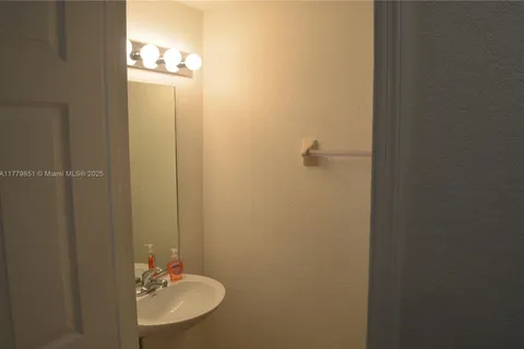 10902 NW 83rd St # 203, Doral FL 33178