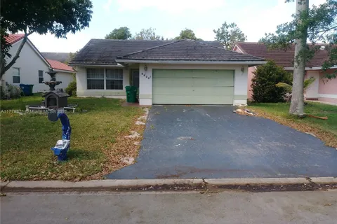 2828 NW 95th Ave, Coral Springs FL 33065