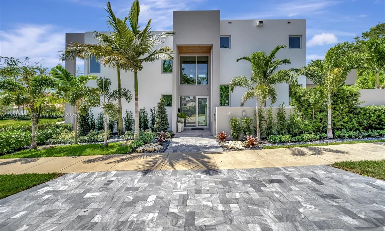 544 N Victoria Park Rd, Fort Lauderdale FL 33301
