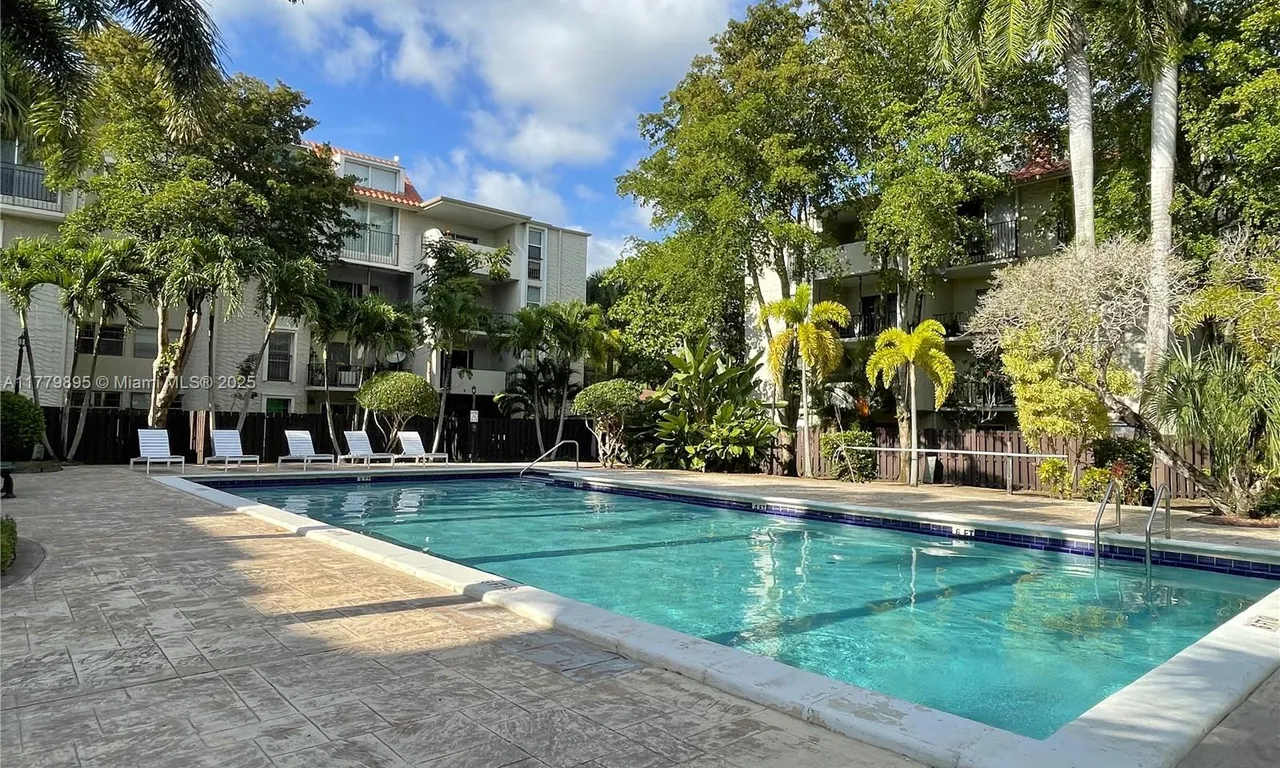 6900 N Kendall Dr # A107, Pinecrest FL 33156