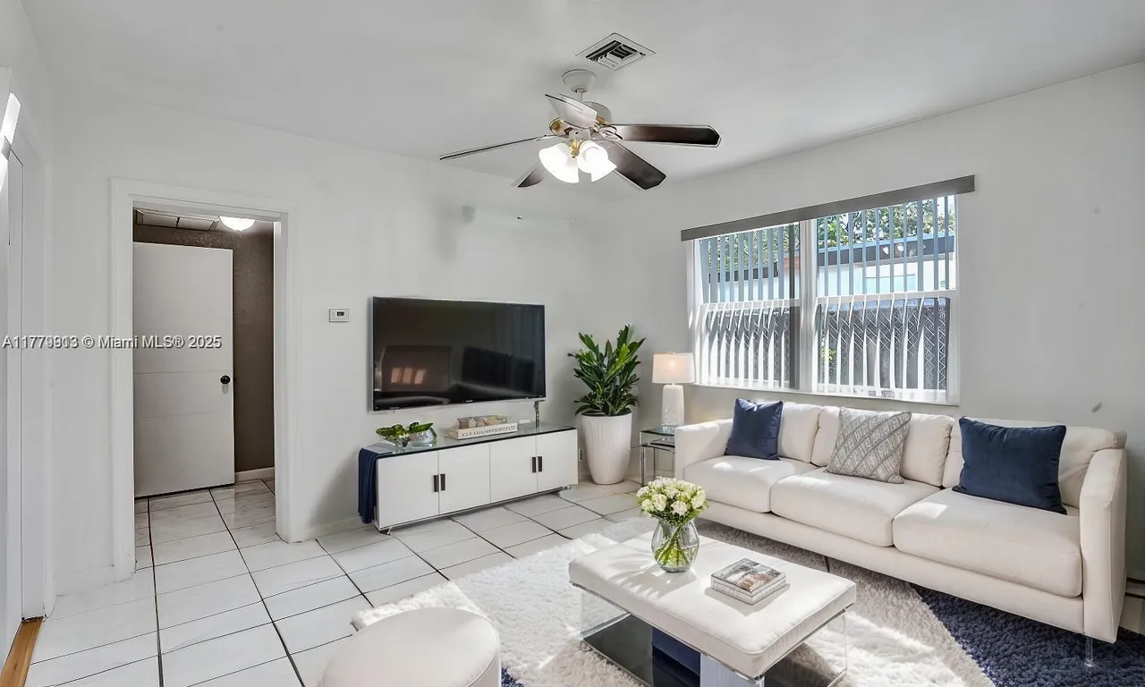 2001 N 26th Ave, Hollywood FL 33020