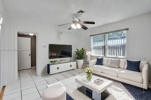 2001 N 26th Ave, Hollywood FL 33020