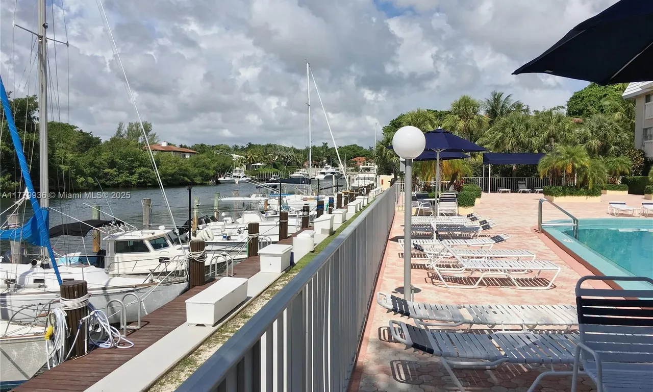 100 Edgewater Dr # 342, Coral Gables FL 33133