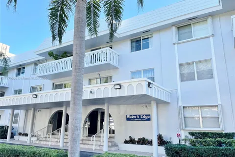 100 Edgewater Dr # 342, Coral Gables FL 33133