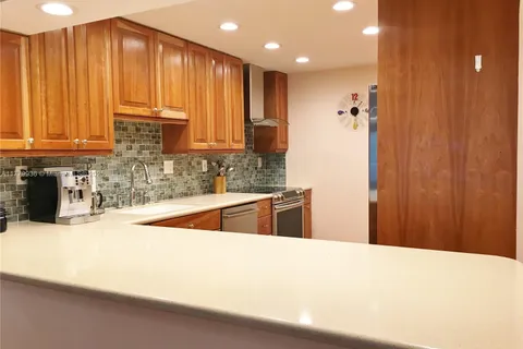100 Edgewater Dr # 342, Coral Gables FL 33133