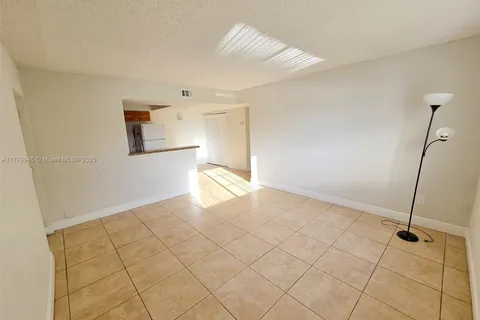 3690 N 56th Ave # 912, Hollywood FL 33021