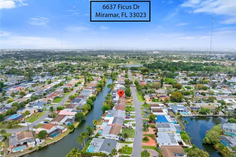6637 Ficus Dr, Miramar FL 33023
