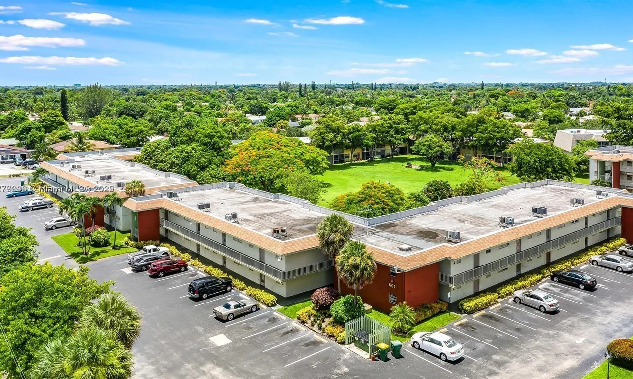 607 S State Road 7 # 2D, Margate FL 33068