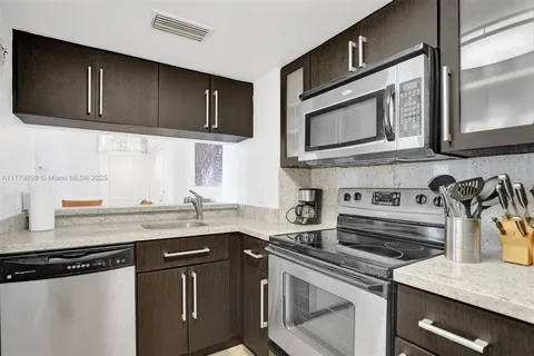 770 Claughton Island Dr # 1014, Miami FL 33131