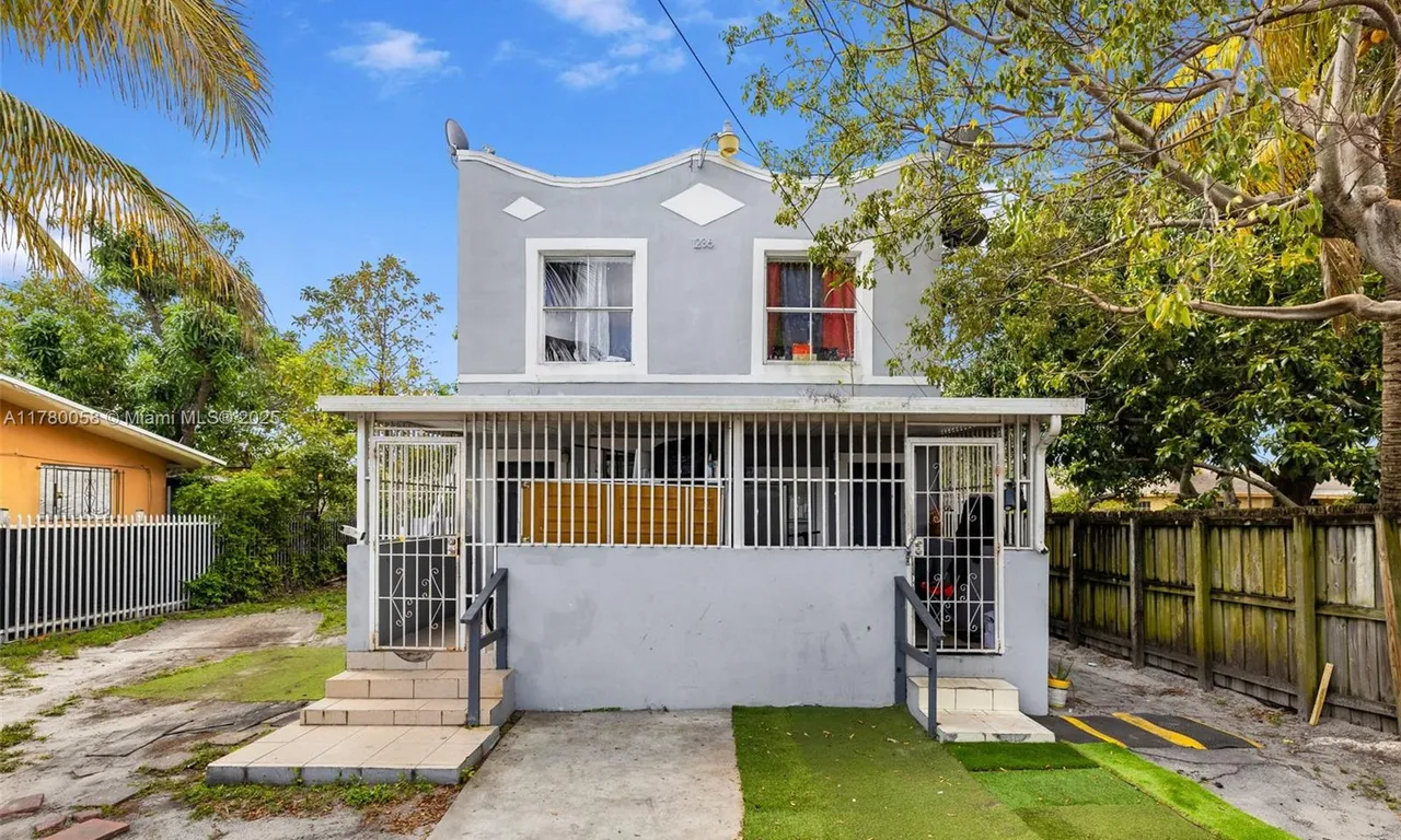 1236 NW 28th St, Miami FL 33142