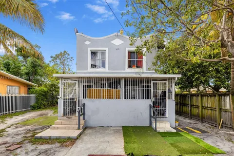 1236 NW 28th St, Miami FL 33142