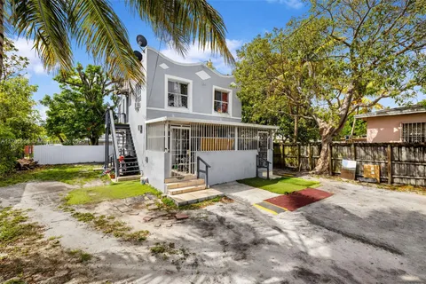 1236 NW 28th St, Miami FL 33142
