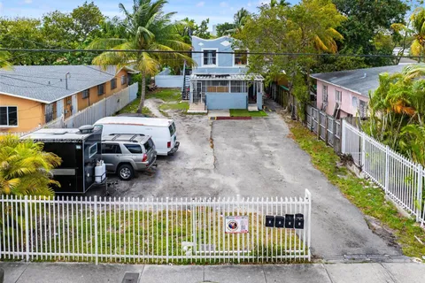 1236 NW 28th St, Miami FL 33142