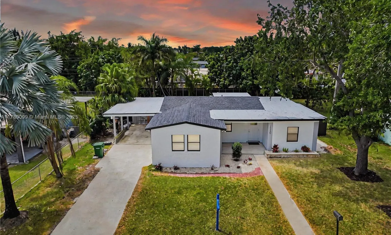 1550 NE 11th St, Homestead FL 33033