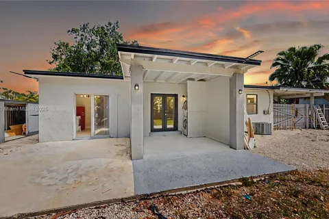 1550 NE 11th St, Homestead FL 33033