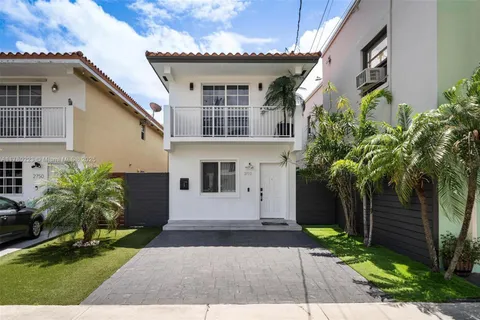 2752 SW 11th St, Miami FL 33135