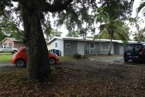 1572 NE 149th St # A, Miami FL 33161