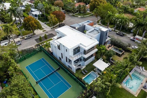736 NE 77th St, Miami FL 33138