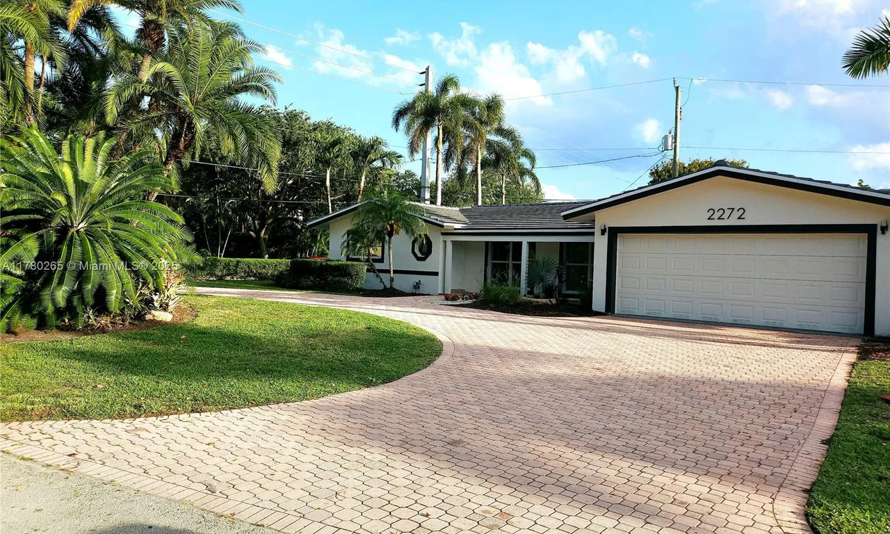 2272 NE 31st St, Lighthouse Point FL 33064
