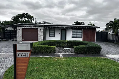 7741 NW 31st St, Davie FL 33024