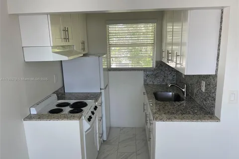 11890 NE 16th Ave # 6, Miami FL 33161