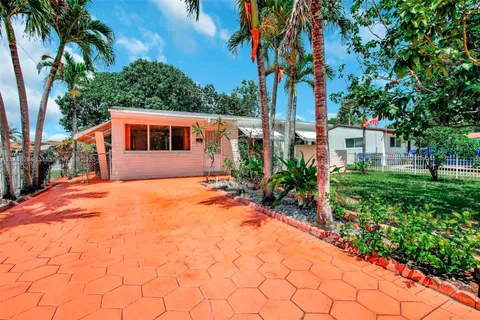 7421 Simms St, Hollywood FL 33024
