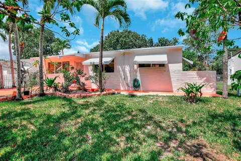 7421 Simms St, Hollywood FL 33024