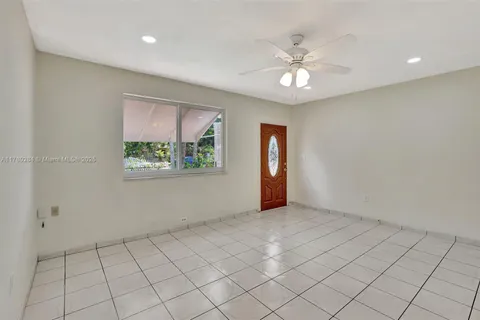 7421 Simms St, Hollywood FL 33024