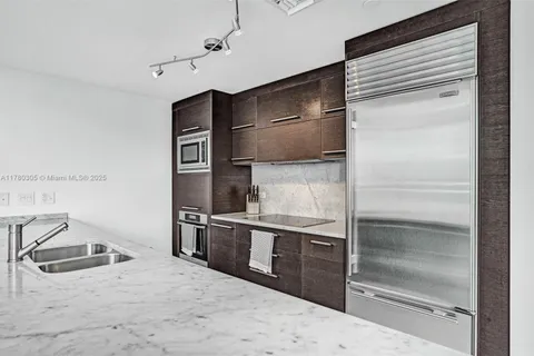 900 Biscayne Blvd # 501, Miami FL 33132