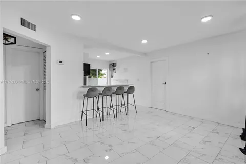 420 S 61st Ter, Hollywood FL 33023