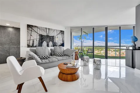 3610 Yacht Club Dr # 1211, Aventura FL 33180
