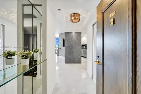 3610 Yacht Club Dr # 1211, Aventura FL 33180