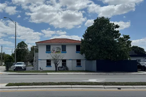 590 E 49th St, Hialeah FL 33013
