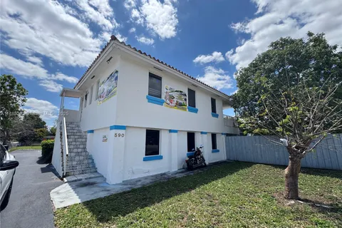 590 E 49th St, Hialeah FL 33013