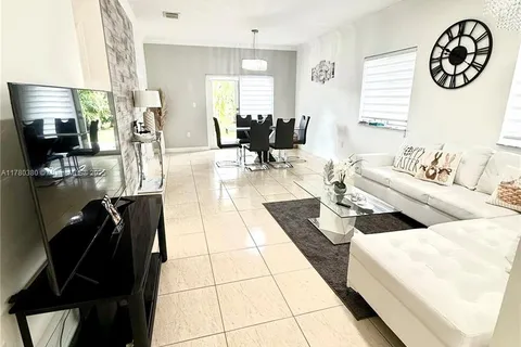 1148 NE 41st Ave, Homestead FL 33033