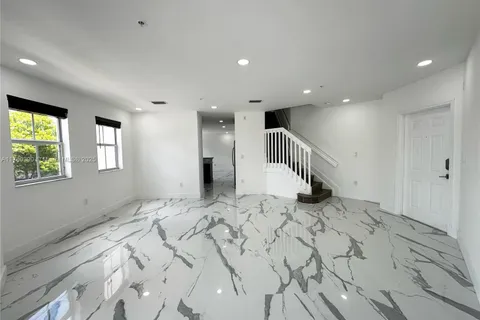 11601 NW 89th St # 208, Doral FL 33178