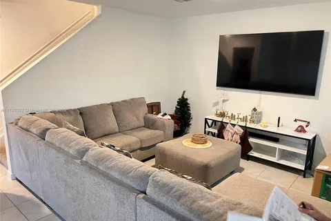533 NE 5th Pl # 1, Florida City FL 33034