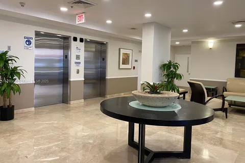 900 SW 8 St. # 1006, Miami FL 33130