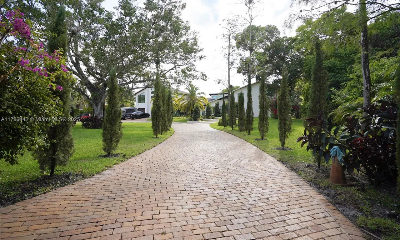 5251 NW 80th Ter, Parkland FL 33067