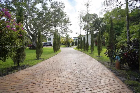 5251 NW 80th Ter, Parkland FL 33067