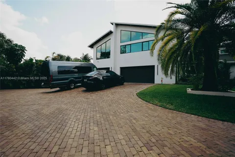 5251 NW 80th Ter, Parkland FL 33067
