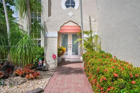 1410 Seabay Rd, Weston FL 33326