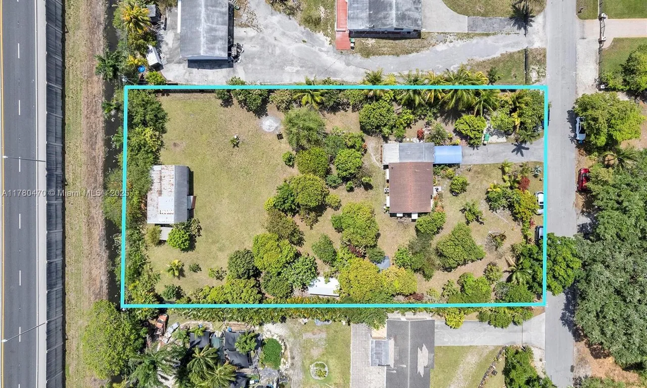 3950 SW 53rd Ave, Davie FL 33314