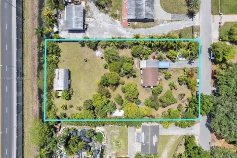 3950 SW 53rd Ave, Davie FL 33314