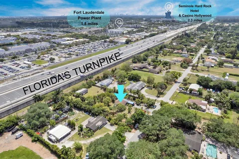 3950 SW 53rd Ave, Davie FL 33314